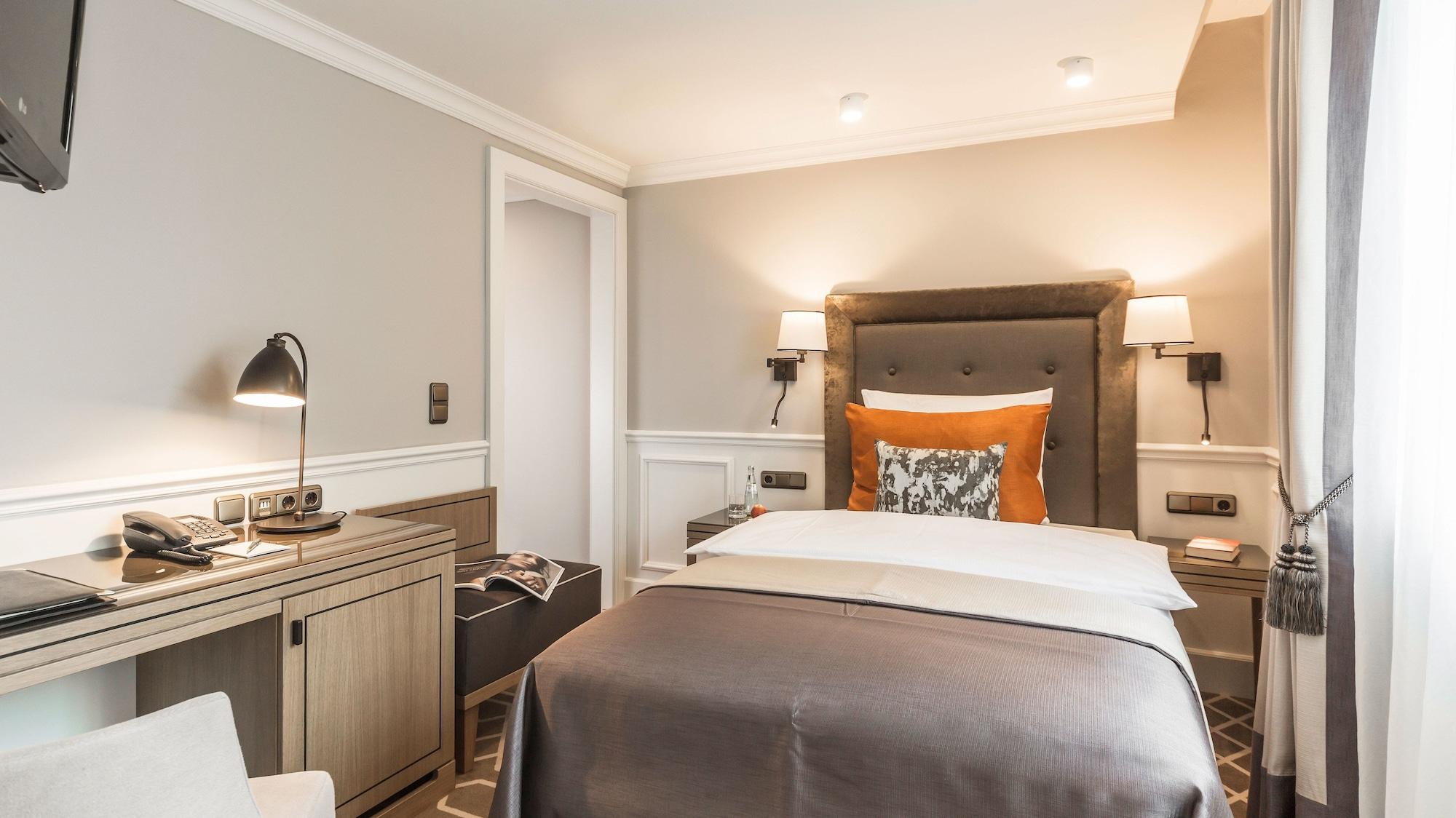 Althoff Hotel Fuerstenhof سيل المظهر الخارجي الصورة A single room at the hotel
