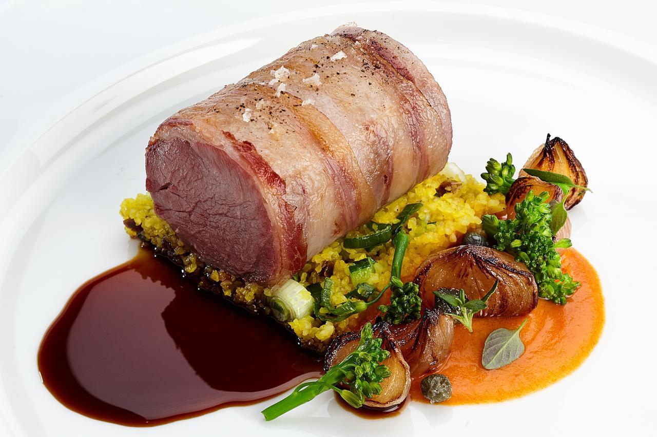 Althoff Hotel Fuerstenhof سيل المظهر الخارجي الصورة A beef tenderloin