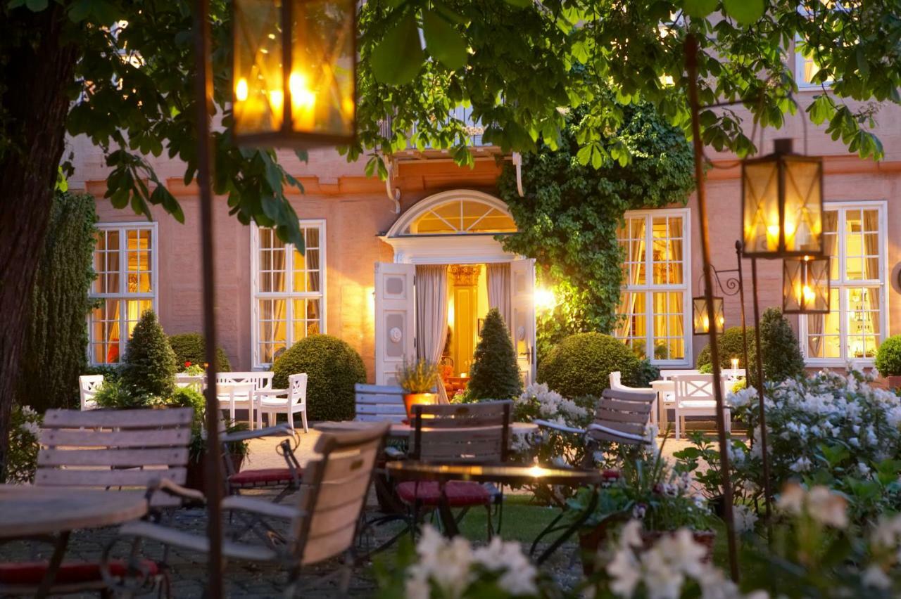 Althoff Hotel Fuerstenhof سيل المظهر الخارجي الصورة The hotel's garden